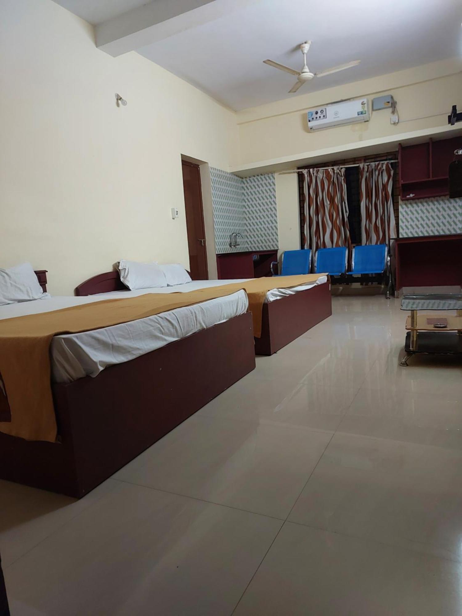 Adhithya Apartments Guruvāyūr Kültér fotó