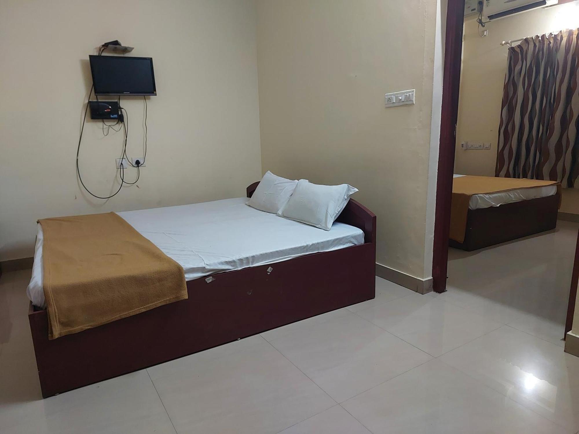 Adhithya Apartments Guruvāyūr Kültér fotó