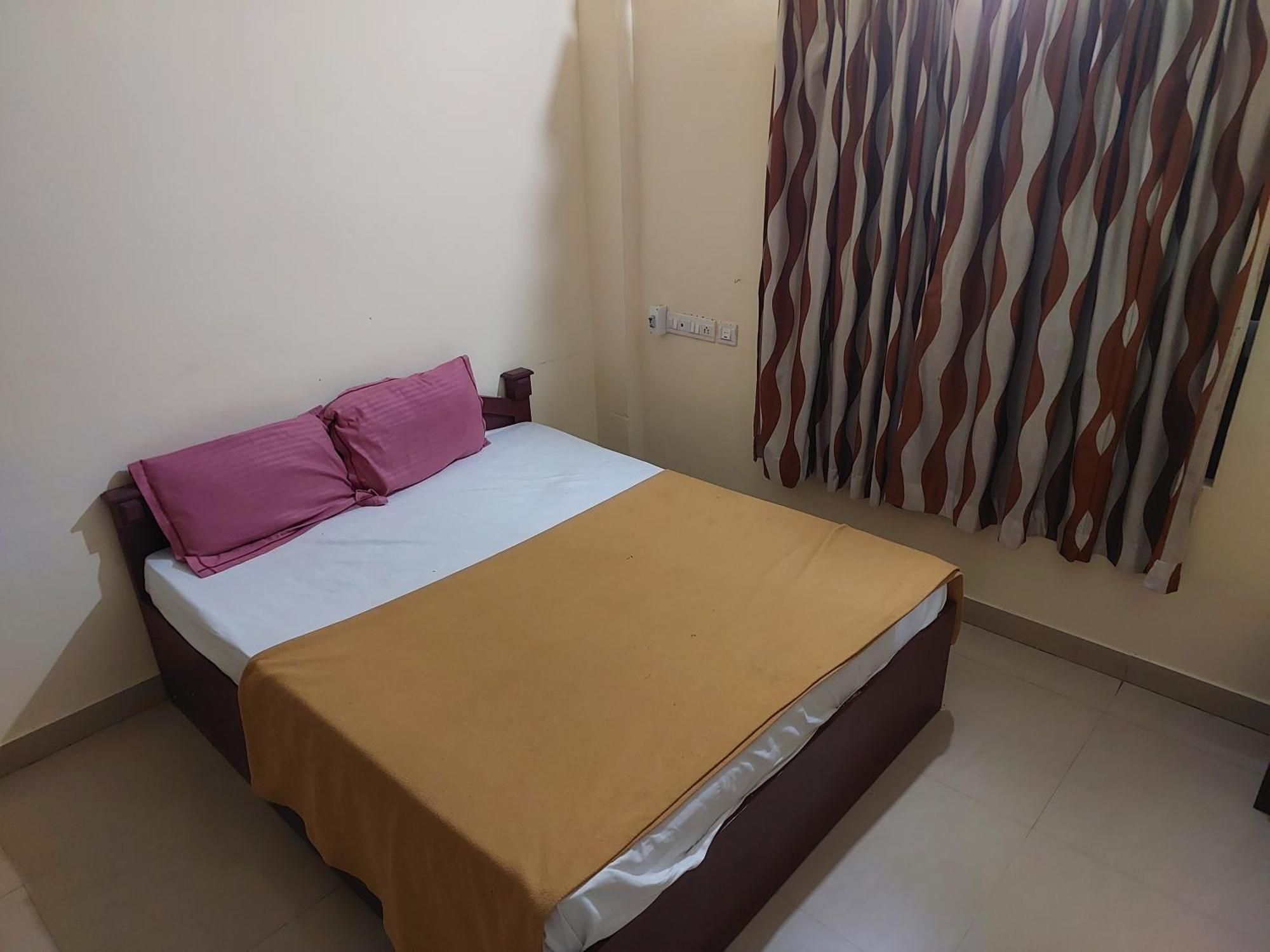 Adhithya Apartments Guruvāyūr Kültér fotó